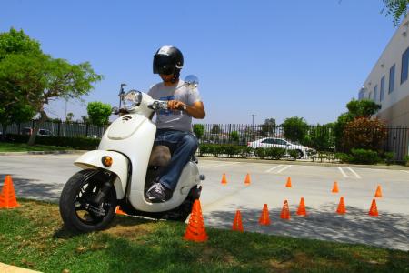 2013 Honda Metropolitan slow race