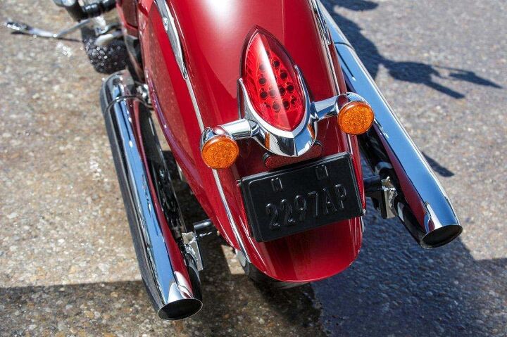 2014-indian-chief-Classic Dual Exhausts - Motorcycle.com