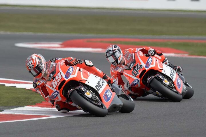 090113-motogp-silverstone-hayden-dovizioso-01 - Motorcycle.com