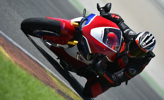 16 Honda Rc213v S First Ride Review