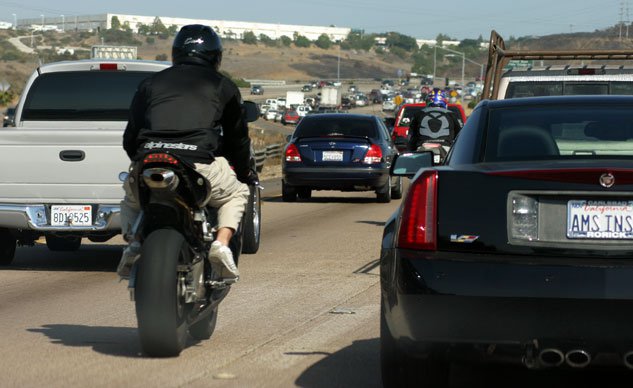 California AB 51 Lane Splitting Bill Unanimously Passes ...