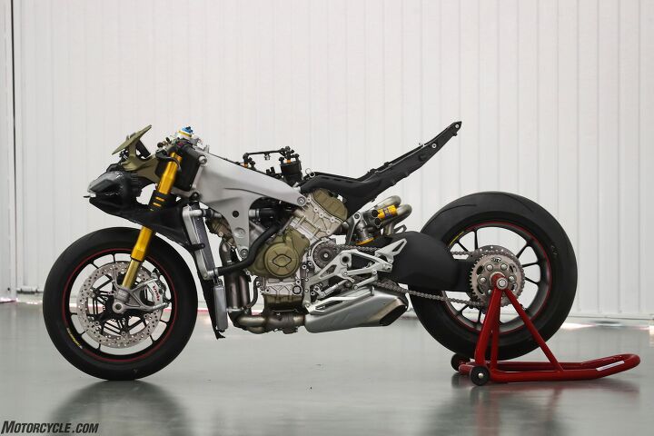012318-2018-ducati-PANIGALE V4 SPECIALE ROLLING CHASSIS 00 - Motorcycle.com