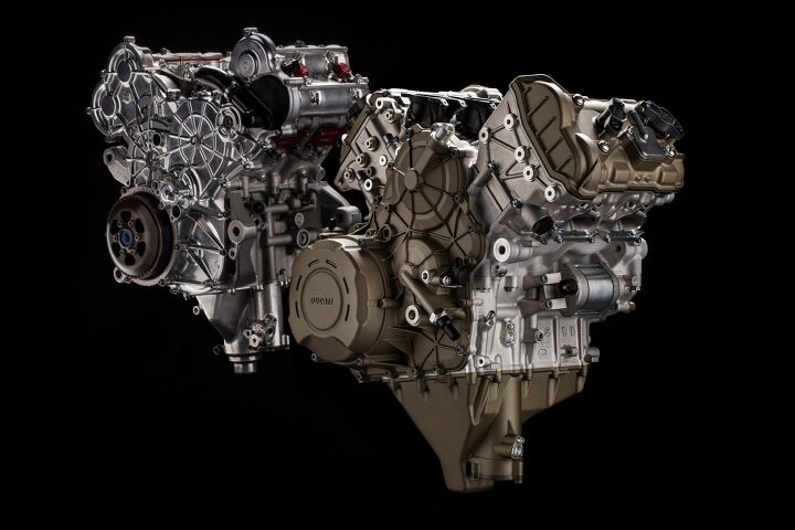 082318-2018-ducati-PANIGALE-V4-engine - Motorcycle.com