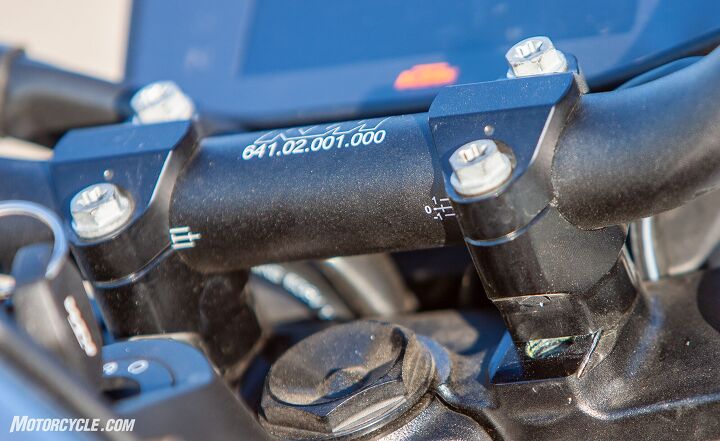 2019 KTM 790 Duke handlebar clamp