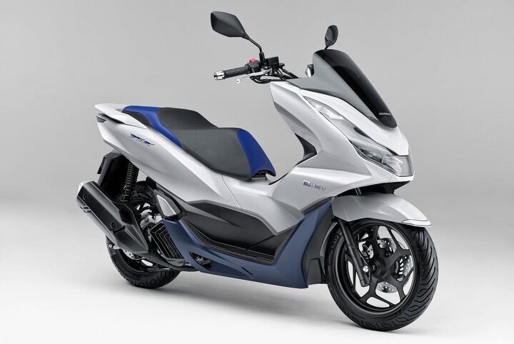 120920-2021-honda-pcx-e-hev-02 - Motorcycle.com