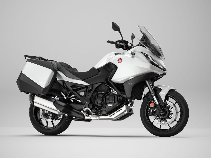 2022 HONDA NT1100 - Motorcycle.com