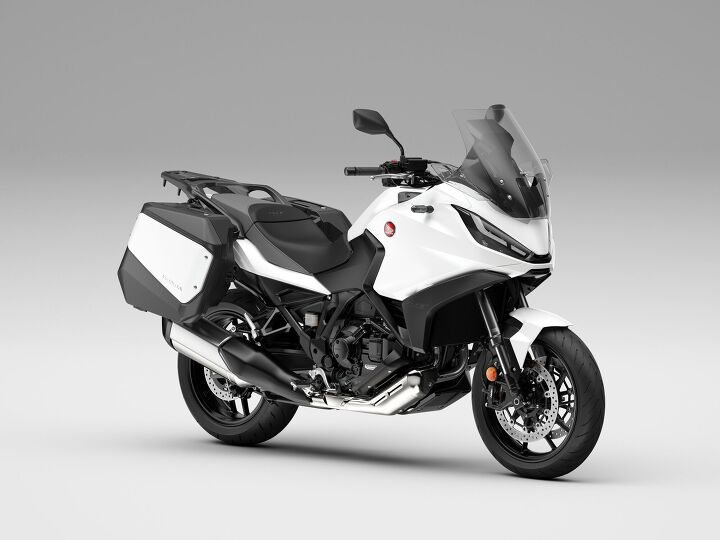 2022 HONDA NT1100 - Motorcycle.com